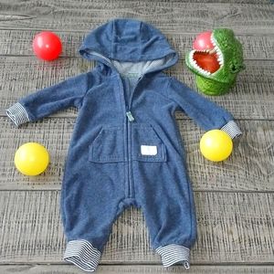 CARTER'S. Sleepwear  for baby. Size 0-3  months.